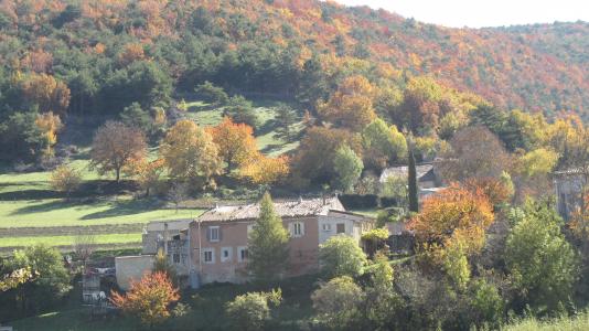 Vue Vieux village automne